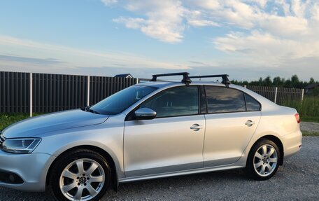 Volkswagen Jetta VI, 2011 год, 975 000 рублей, 11 фотография