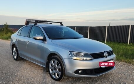 Volkswagen Jetta VI, 2011 год, 975 000 рублей, 10 фотография