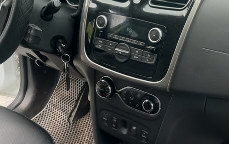 Renault Logan II, 2020 год, 980 000 рублей, 7 фотография