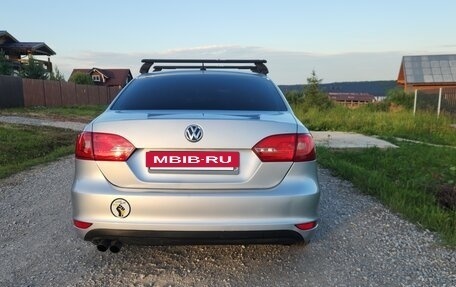 Volkswagen Jetta VI, 2011 год, 975 000 рублей, 17 фотография