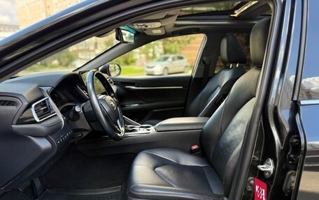 Toyota Camry, 2023 год, 3 350 000 рублей, 10 фотография