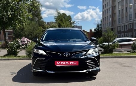 Toyota Camry, 2023 год, 3 350 000 рублей, 2 фотография