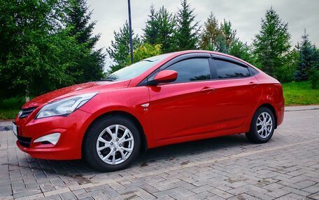 Hyundai Solaris II рестайлинг, 2015 год, 1 300 000 рублей, 4 фотография