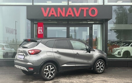 Renault Kaptur I рестайлинг, 2017 год, 1 360 000 рублей, 8 фотография