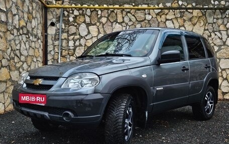 Chevrolet Niva I рестайлинг, 2016 год, 500 000 рублей, 1 фотография