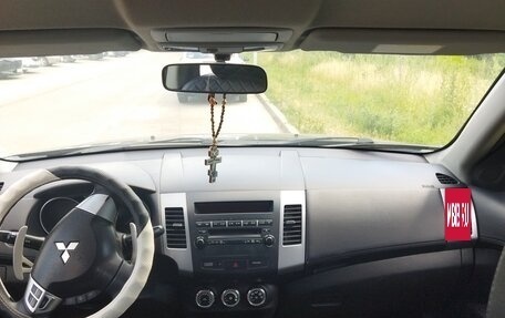Mitsubishi Outlander III рестайлинг 3, 2011 год, 1 110 000 рублей, 5 фотография