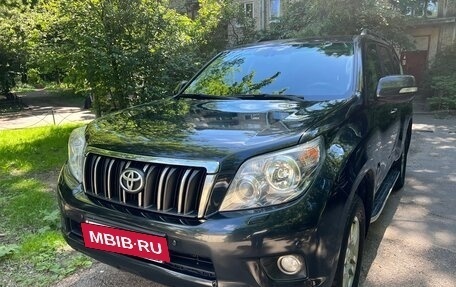 Toyota Land Cruiser Prado 150 рестайлинг 2, 2011 год, 2 400 000 рублей, 2 фотография
