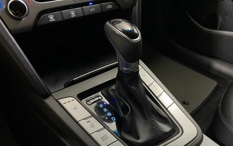 Hyundai Elantra VI рестайлинг, 2017 год, 1 217 000 рублей, 13 фотография
