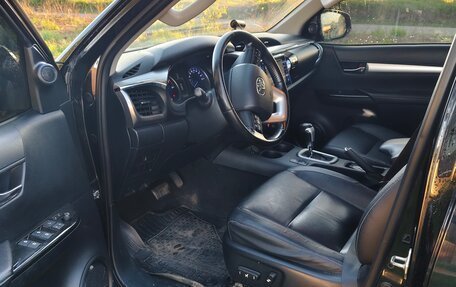 Toyota Hilux VIII, 2016 год, 3 100 000 рублей, 5 фотография