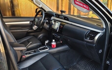 Toyota Hilux VIII, 2016 год, 3 100 000 рублей, 9 фотография