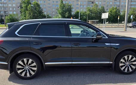 Volkswagen Touareg III, 2018 год, 4 030 000 рублей, 6 фотография