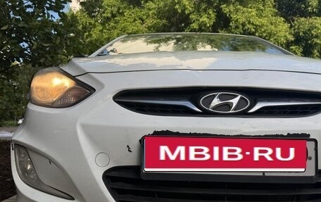 Hyundai Solaris II рестайлинг, 2011 год, 850 000 рублей, 3 фотография