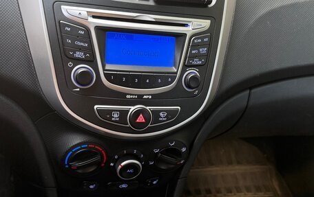 Hyundai Solaris II рестайлинг, 2011 год, 850 000 рублей, 17 фотография
