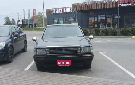 Toyota Crown, 1989 год, 700 000 рублей, 3 фотография