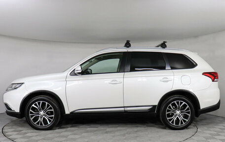 Mitsubishi Outlander III рестайлинг 3, 2018 год, 1 899 000 рублей, 9 фотография