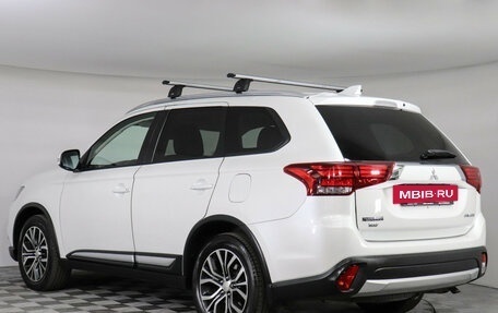 Mitsubishi Outlander III рестайлинг 3, 2018 год, 1 899 000 рублей, 8 фотография