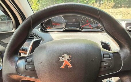 Peugeot 208 II, 2014 год, 670 000 рублей, 2 фотография