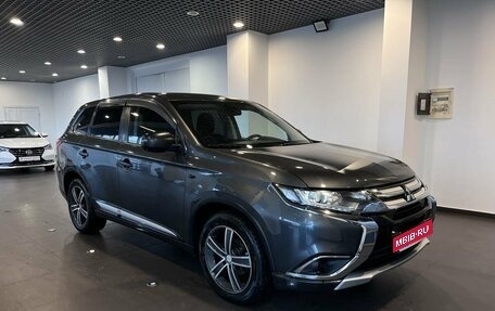 Mitsubishi Outlander III рестайлинг 3, 2017 год, 1 810 000 рублей, 1 фотография