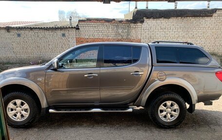 Mitsubishi L200 IV рестайлинг, 2011 год, 2 000 000 рублей, 2 фотография