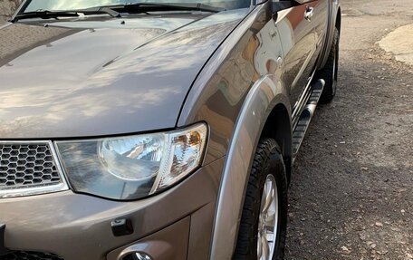 Mitsubishi L200 IV рестайлинг, 2011 год, 2 000 000 рублей, 21 фотография