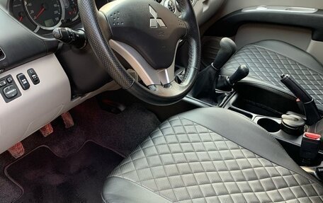 Mitsubishi L200 IV рестайлинг, 2011 год, 2 000 000 рублей, 18 фотография