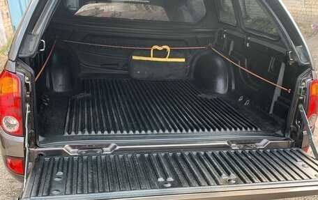 Mitsubishi L200 IV рестайлинг, 2011 год, 2 000 000 рублей, 26 фотография