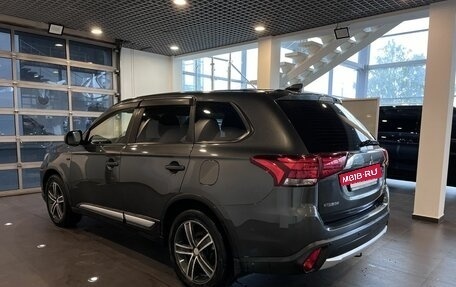 Mitsubishi Outlander III рестайлинг 3, 2017 год, 1 810 000 рублей, 5 фотография