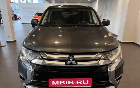 Mitsubishi Outlander III рестайлинг 3, 2017 год, 1 810 000 рублей, 8 фотография