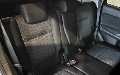 Mitsubishi Outlander III рестайлинг 3, 2017 год, 1 810 000 рублей, 31 фотография