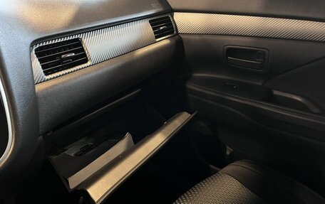 Mitsubishi Outlander III рестайлинг 3, 2017 год, 1 810 000 рублей, 27 фотография