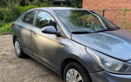 Hyundai Solaris II рестайлинг, 2017 год, 660 000 рублей, 3 фотография