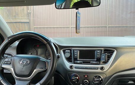 Hyundai Solaris II рестайлинг, 2017 год, 660 000 рублей, 9 фотография