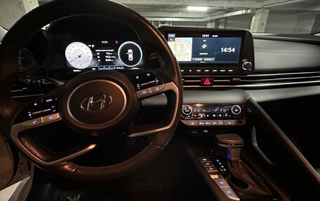 Hyundai Elantra, 2022 год, 2 430 000 рублей, 7 фотография