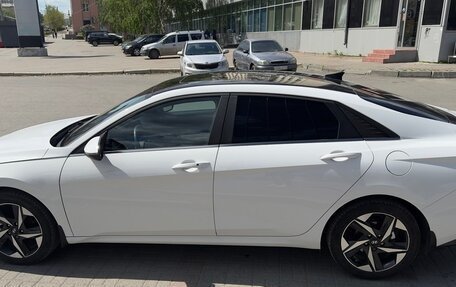 Hyundai Elantra, 2022 год, 2 430 000 рублей, 4 фотография