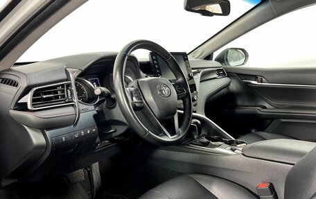 Toyota Camry, 2021 год, 3 465 000 рублей, 10 фотография