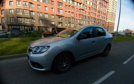 Renault Logan II, 2017 год, 850 000 рублей, 2 фотография