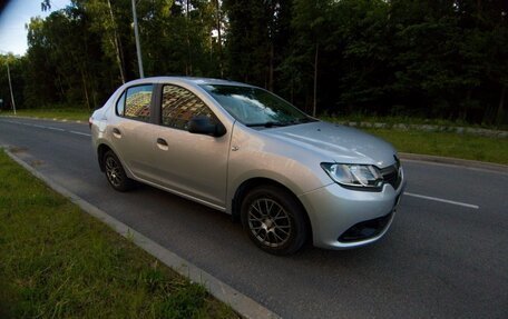Renault Logan II, 2017 год, 850 000 рублей, 11 фотография