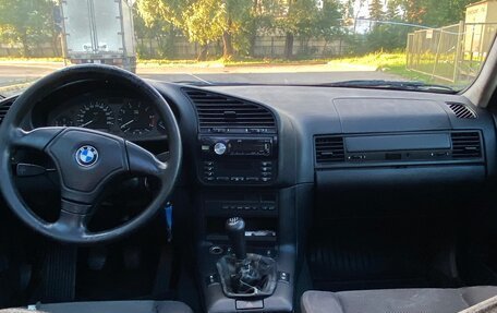 BMW 3 серия, 1998 год, 245 000 рублей, 10 фотография