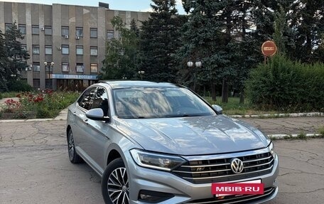 Volkswagen Jetta VII, 2019 год, 1 950 000 рублей, 2 фотография