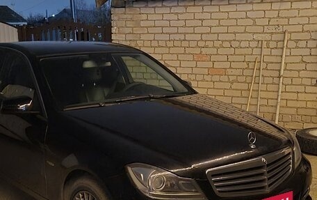 Mercedes-Benz C-Класс, 2011 год, 1 200 000 рублей, 2 фотография
