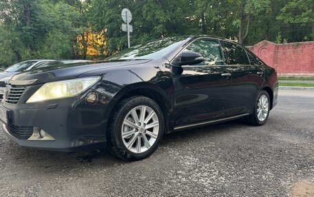 Toyota Camry, 2013 год, 1 900 000 рублей, 2 фотография