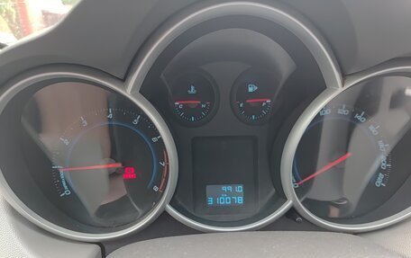 Chevrolet Cruze II, 2010 год, 400 000 рублей, 3 фотография