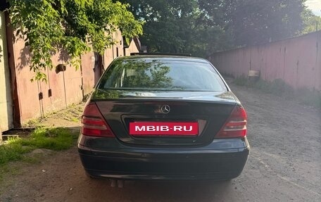 Mercedes-Benz C-Класс, 2002 год, 655 000 рублей, 3 фотография