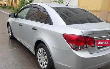 Chevrolet Cruze II, 2010 год, 820 000 рублей, 4 фотография