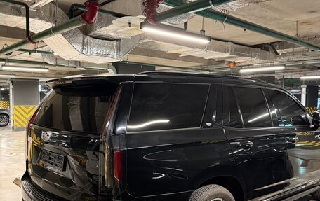 Cadillac Escalade V, 2022 год, 10 900 000 рублей, 4 фотография