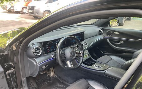 Mercedes-Benz E-Класс, 2021 год, 2 650 000 рублей, 8 фотография