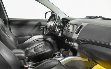 Mitsubishi Outlander III рестайлинг 3, 2011 год, 1 690 000 рублей, 14 фотография