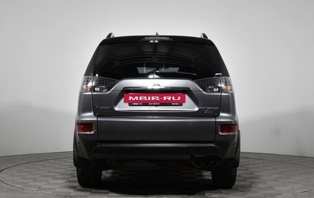 Mitsubishi Outlander III рестайлинг 3, 2011 год, 1 690 000 рублей, 7 фотография
