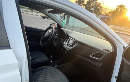 Hyundai Solaris II рестайлинг, 2017 год, 1 330 000 рублей, 6 фотография