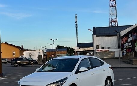 Hyundai Solaris II рестайлинг, 2017 год, 1 330 000 рублей, 1 фотография